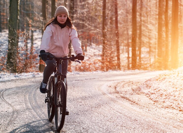 Jak najlepiej jeździć na rowerze w zime?