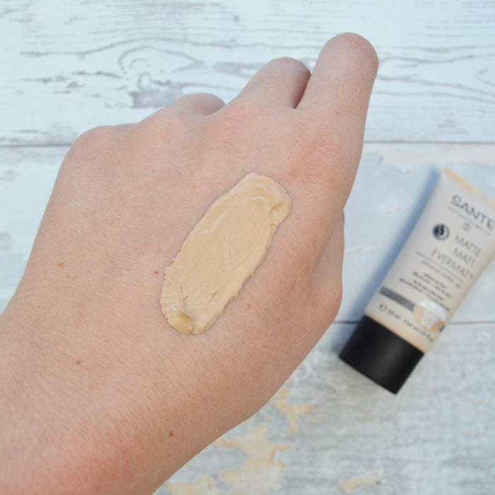 SANTE Naturkosmetik Matte Matt EvermatTM mineralny podkład 02 piasek, odcień średniego odcienia, matowe wykończenie, wegański, naturalny makijaż, 30 ml