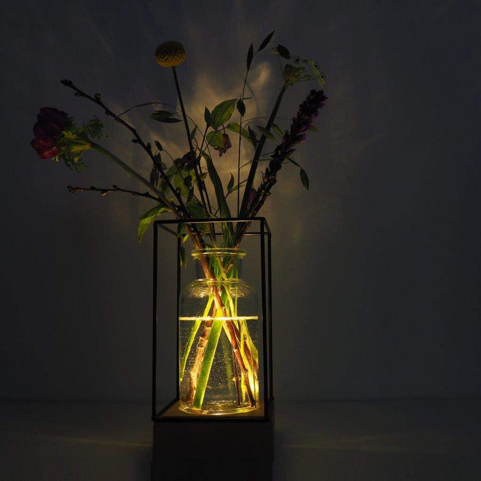 Szklany podświetlany wazon Gadgy® l Wazon stołowy z lampką kwiatową l Styl: nowoczesny/skandynawski/industrialny l 22,5 x 10,8 x 10,8 cm