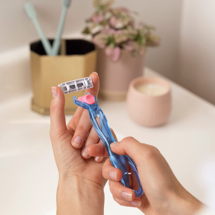Bic Click 3 Soleil Sensitive damska maszynka do wielokrotnego napełniania, 30% plastikowy uchwyt z recyklingu i wkłady z 3 ostrzami - pudełko 1 + 2 szt