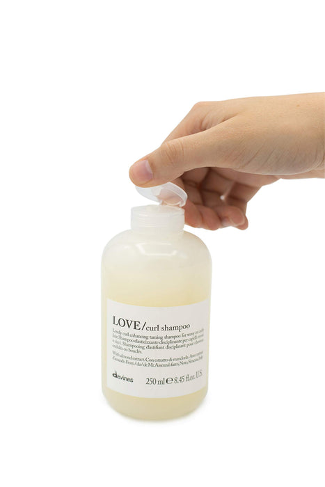 Davines Essential Haircare Love / Shampoo - Lovely Curl Enhancing szampon 250 ml