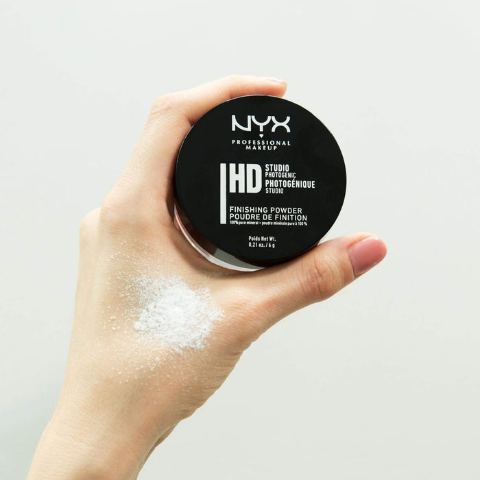 NYX Professional Makeup HD Studio Photogenic Finishing Powder puder utrwalający do makijażu, 100% krzemionki mineralnej, zamknięty w słoiczku, 01 Translucent finish, 6 g