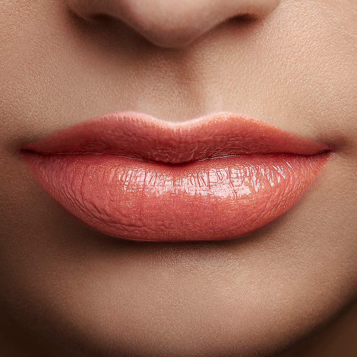L'Oréal Paris Color Riche Shine 656 Beige in the City, pielęgnująca pomadka do ust zapewnia intensywny kolor i naturalny połysk