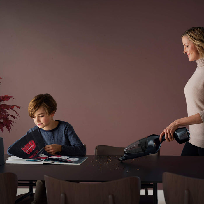 Electrolux Pure Q9 Odkurzacz bezprzewodowy 2w1,Do 50 min pracy, 21,6V, 3 prędkości, Funkcja automatycznego czyszczenia szczotki, W zestawie szczelinówka i szczotka do kurzu,PQ91-40GG,Szary