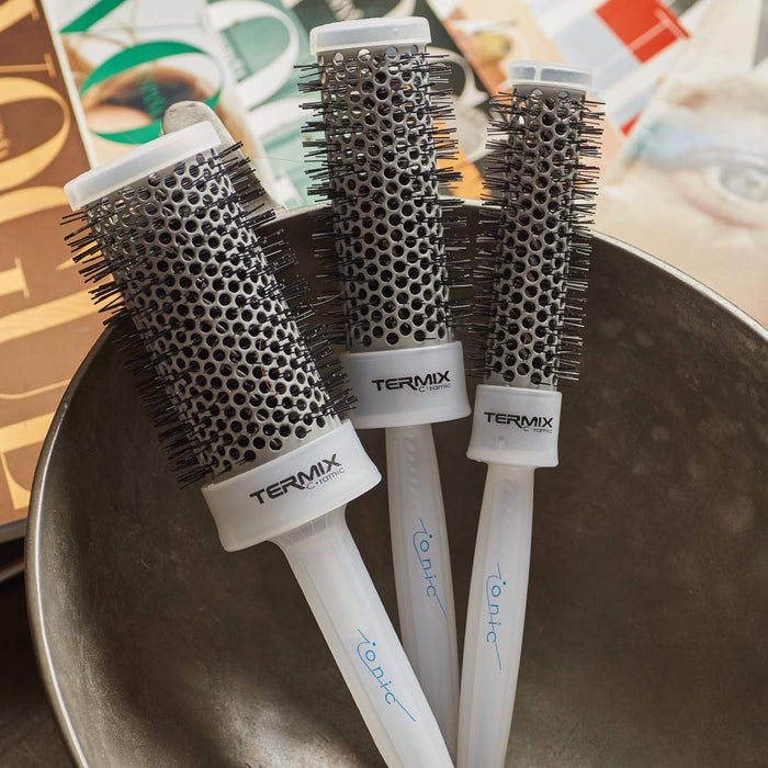 Termix Ionic ceramiczna szczotka do włosów Ø 28 mm – szczotka do włosów, która łączy w sobie najnowszą technologię ceramiczną i jonową zapobiegającą uszkodzeniu włosów, B-4023