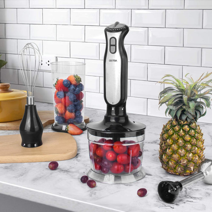 OSTBA Mikser Elektryczny 4-w-1 Blender Elektryczny z 700 ml Kubek Pomiarowy, 700 ml Siekacz, Trzepaczka ze Stali Nierdzewnej, 8 Prędkości Blender Ręczny z Funkcją Turbo do Żywności Dla Dzieci, Zupy, BPA Free, 400 W.
