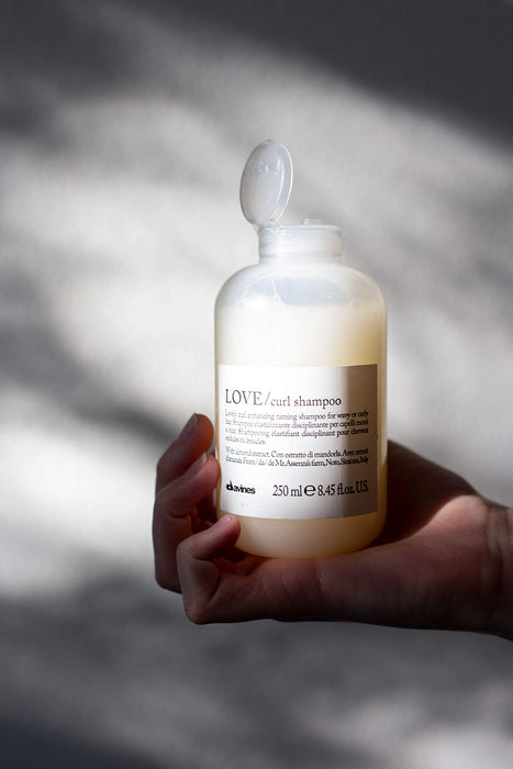 Davines Essential Haircare Love / Shampoo - Lovely Curl Enhancing szampon 250 ml
