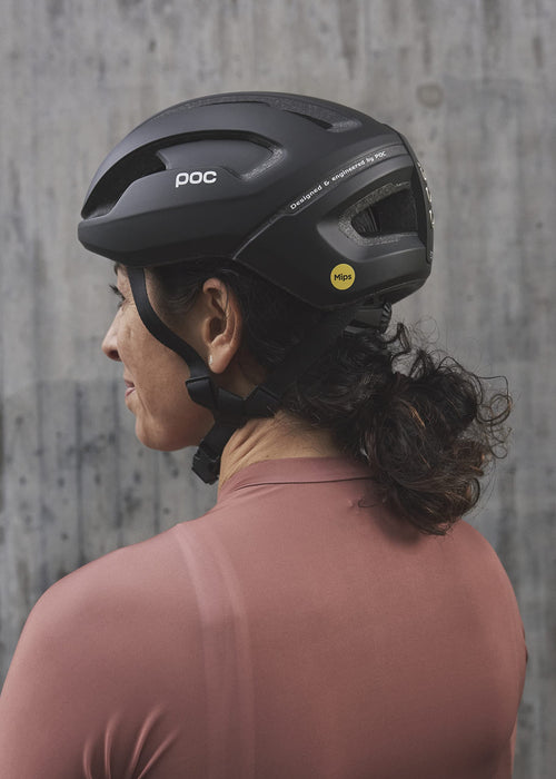 POC Kask rowerowy Omne Air MIPS – niezależnie od tego, czy jeździsz na rowerze do pracy, zwiedzasz szlaki żwirowe, czy na lokalnych szlakach, kask zapewnia zaufaną ochronę