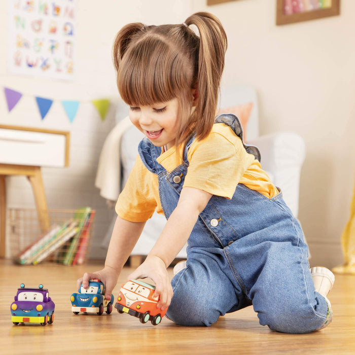 B. toys miękkie zabawki do wyciągania i opuszczania – samochód policyjny, kamper, ciężarówka, zabawka motoryczna dla dzieci od 1 roku (3 sztuki)