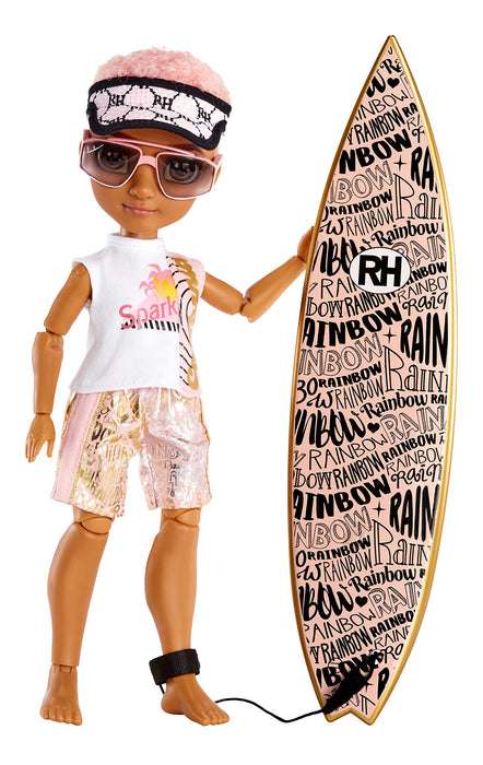 Rainbow High Pacific Coast - FINN ROSADO - Lalka modowa dla chłopca ze strojem, deską surfingową i stojakiem - Zawiera akcesoria basenowe, torbę i nie tylko - Prezent dla dzieci w wieku od 6 lat