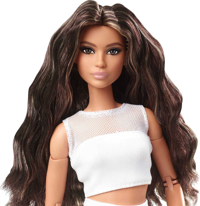 Mattel - Barbie Signature Looks Made To Move Doll, Brunette