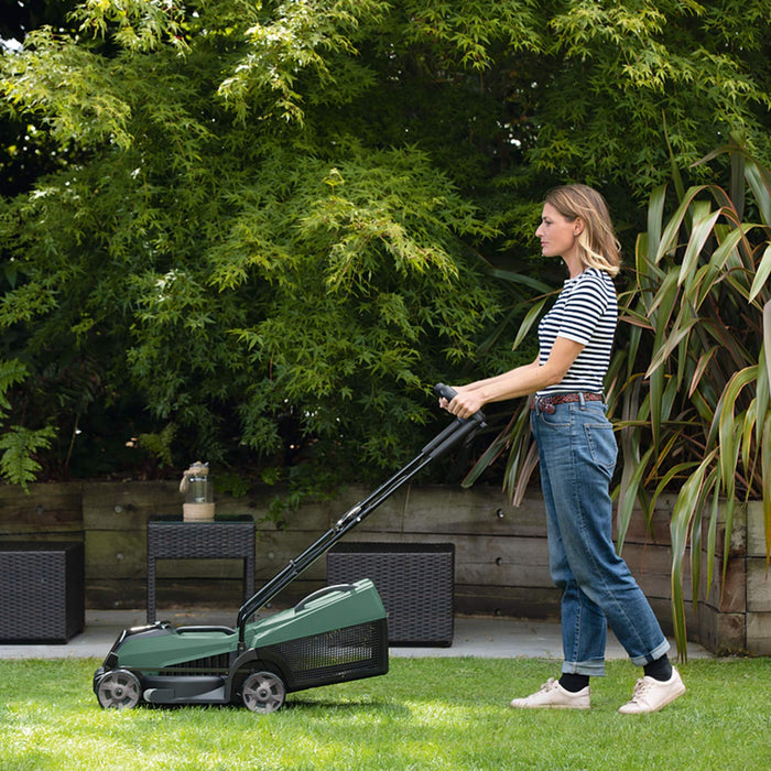 Akumulatorowa kosiarka CityMower 18 marki Bosch (1 akumulator, system 18 V, powierzchnia trawnika do 300 m², w kartonie)