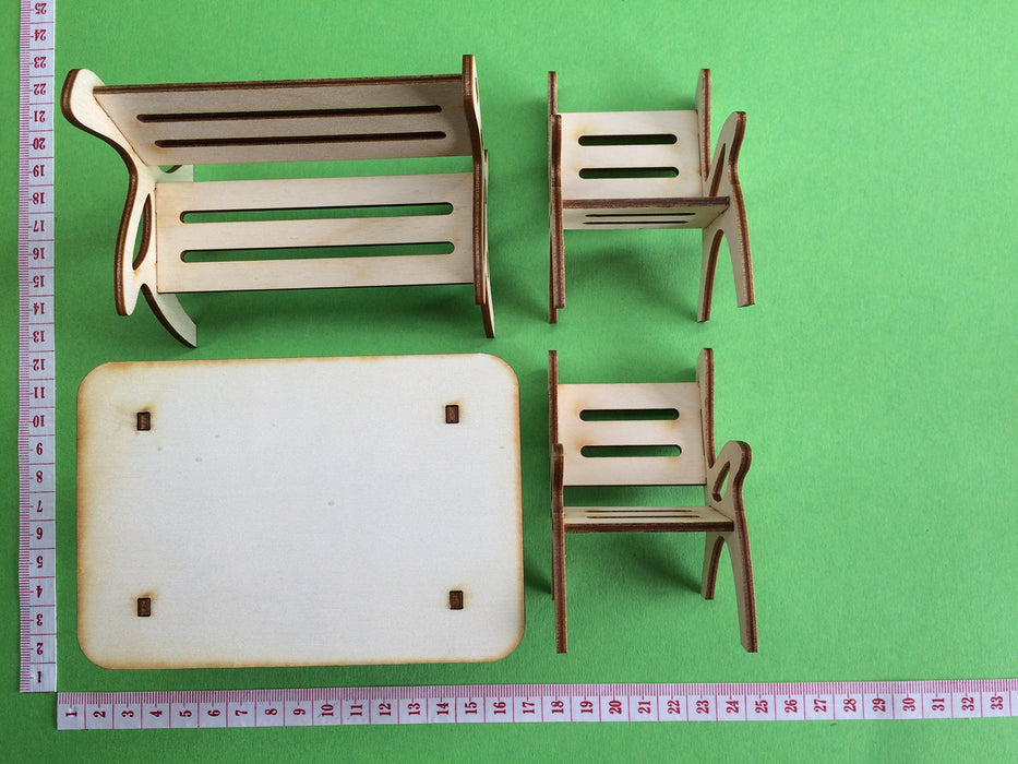Petra's Bastel-News 4-częściowy zestaw stołów, składający się z stołu, 1 ławki ogrodowej i 2 krzeseł z drewna, wysokość ok. 8 cm