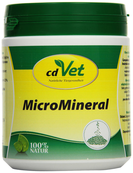 cdVet Mikromineralny pies i kot 500 g – suplement diety dla zwierząt domowych z minerałami i śladowymi elementami, takimi jak magnez i wapń oraz witaminy